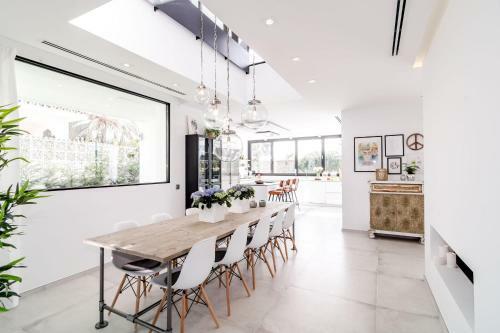 Vlg-modern 5 Bedroom Villa Close To Beach