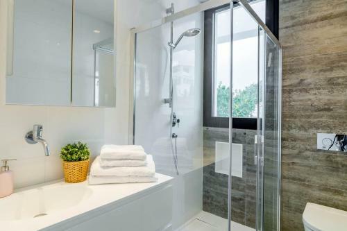 Vlg-modern 5 Bedroom Villa Close To Beach