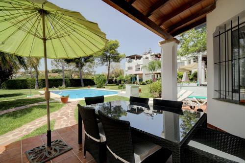 3 Bed Modern House Marbella - Direct Pool Access