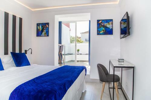 Hostal Seven Golden Mile