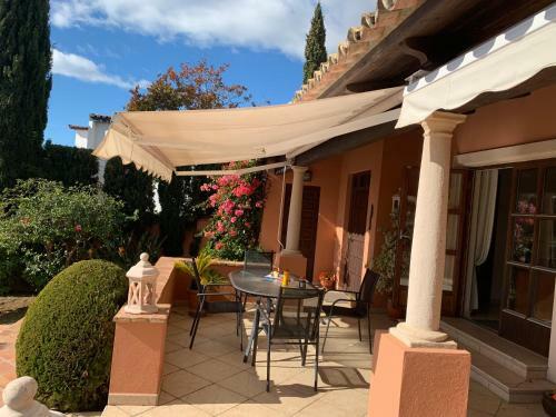Exclusive Andalusian Villa El Pino In Cabopino