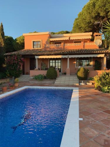 Exclusive Andalusian Villa El Pino In Cabopino