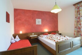 Hostal Wohlf�hlpension Illmitzerhof