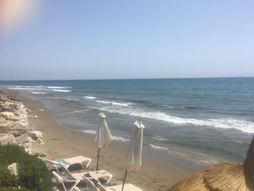 Villa With Private Pool And Garden In Marbella
