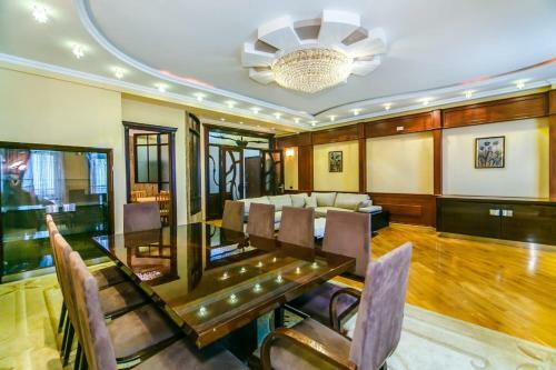 Apartment On Center Targovi