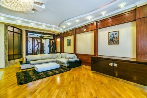 Apartment On Center Targovi