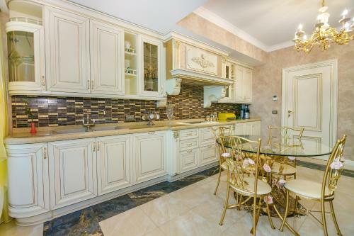Apartment On Vip Nizami Street