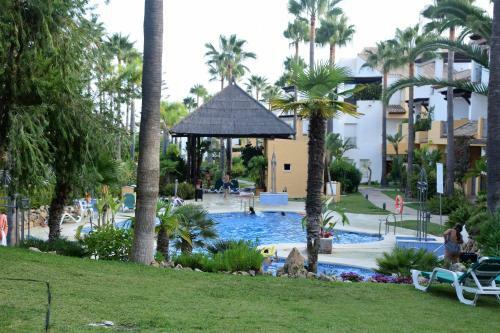 Beachfront Apartment Bahia De Marbella