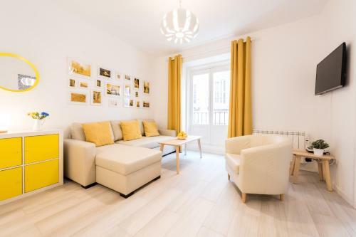 Living Plaza Mayor Apartment