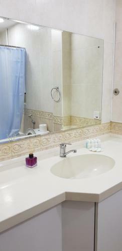 Crown Deluxe Apartment On Nizami Street