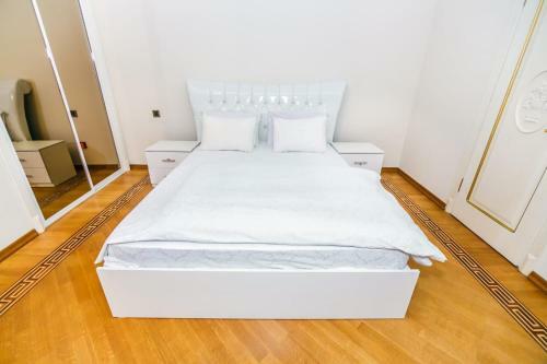 Apartment On Nergiz Mall