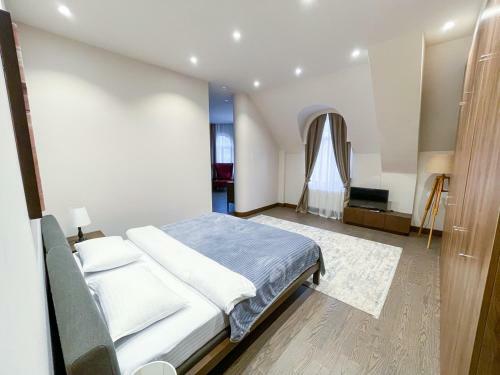 Deluxe Central Apartments At Nizami