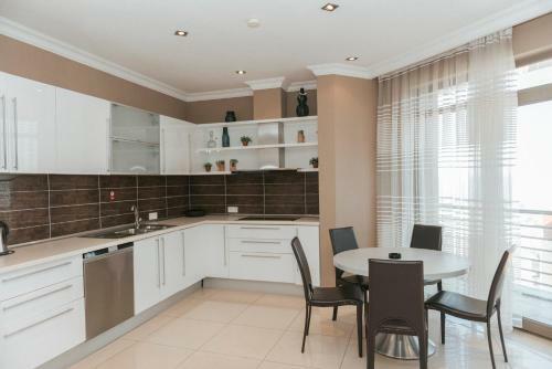 Deluxe Central Apartments At Nizami
