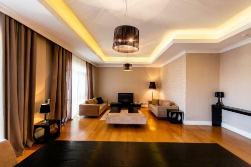 Luxury Central Seaview Apartment