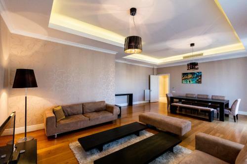 Luxury Central Seaview Apartment