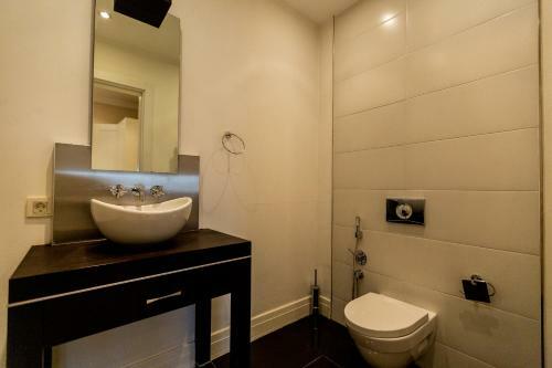 Luxury Central Seaview Apartment