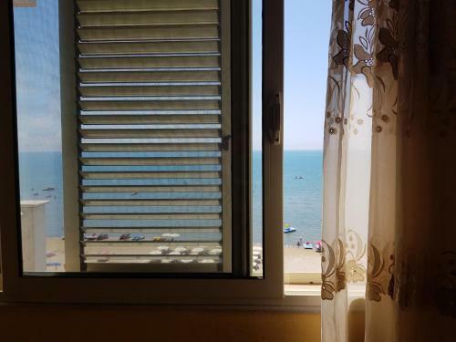 Seaview Apartments Right At The Beach