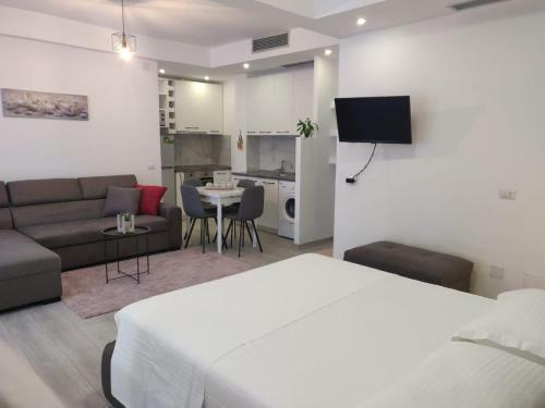 E&a Apartments Guesthouse