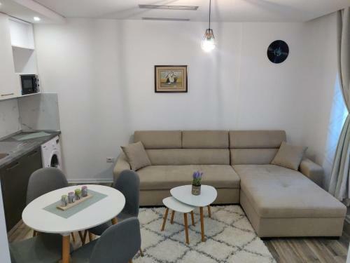 E&a Apartments Guesthouse