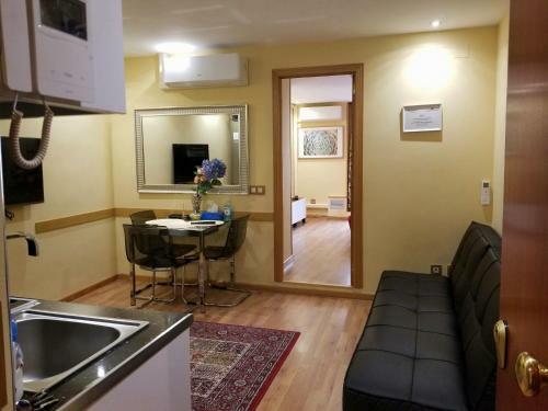 Central Madrid Atocha Apartments