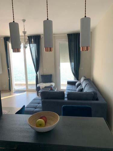Viki Sea View Apartment