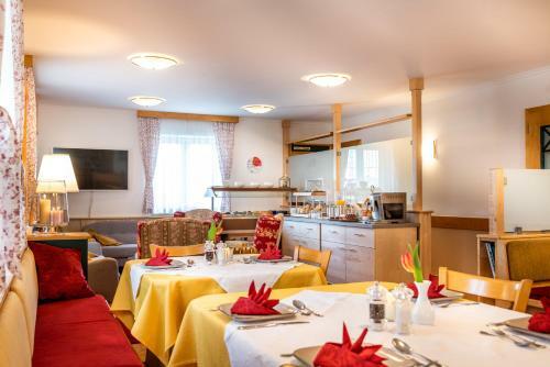 Bed & Breakfast Birkenstub�n - Wirtshaus Am Eckberg