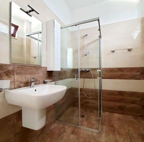 Villa Reina At Perla Resort, Gjiri I Lalezit