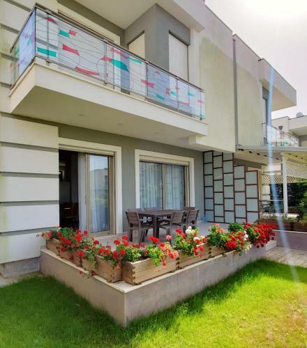 Villa Reina At Perla Resort, Gjiri I Lalezit
