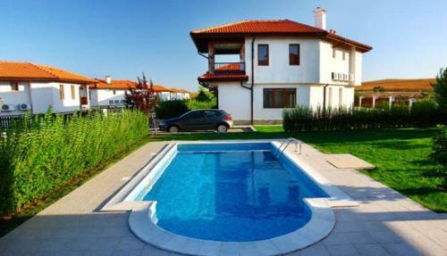2 Bdr Seaside Villa With Private Pool Near Nesebar & Sunny Beach