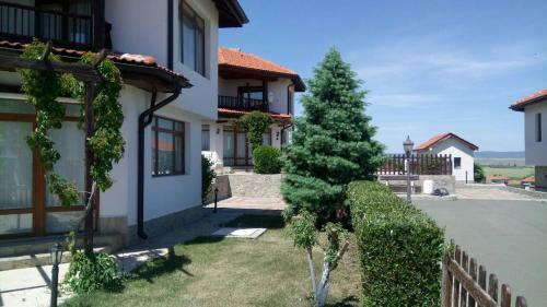 2 Bdr Seaside Villa With Private Pool Near Nesebar & Sunny Beach