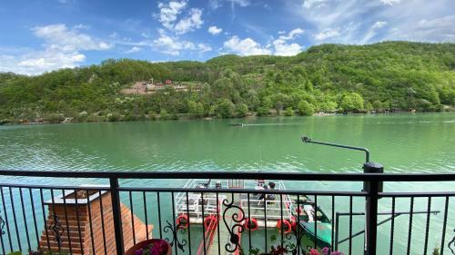 Idila Zvorni?kog Jezera