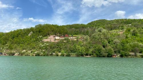 Idila Zvorni?kog Jezera