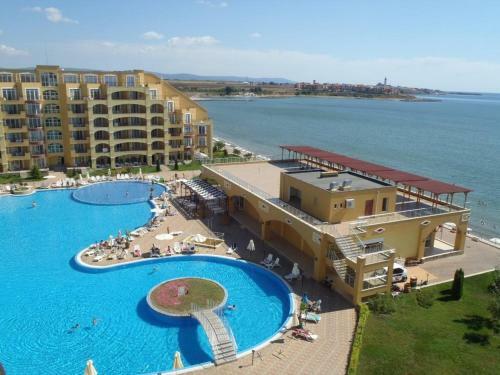 Midia Grand Luxury Beach Apartment