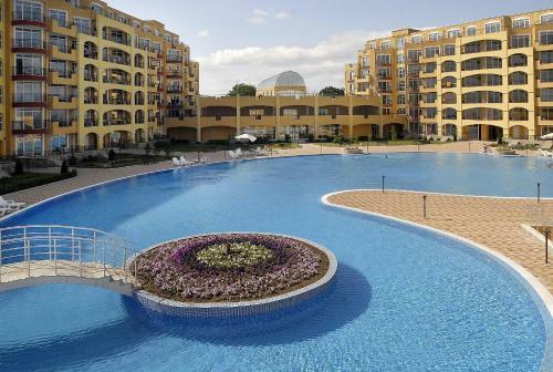 Midia Grand Luxury Beach Apartment