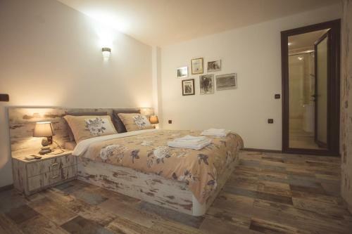 Hostal The Greek House