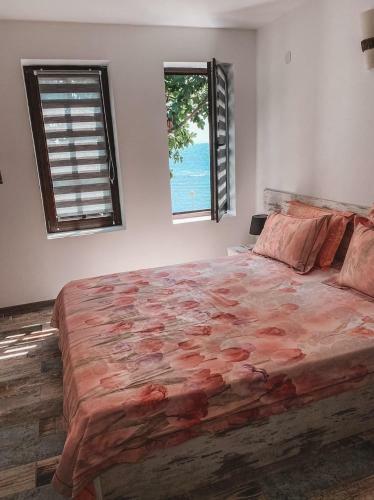 Hostal The Greek House