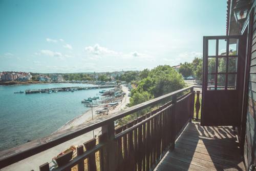 Hostal The Greek House