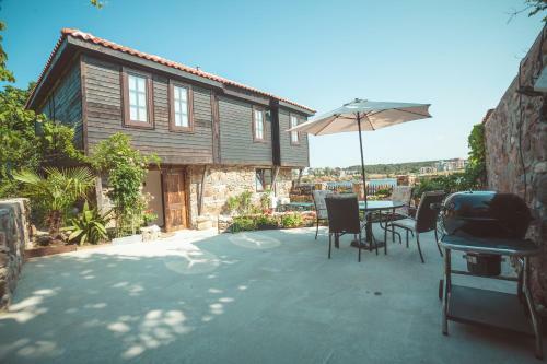 Hostal The Greek House