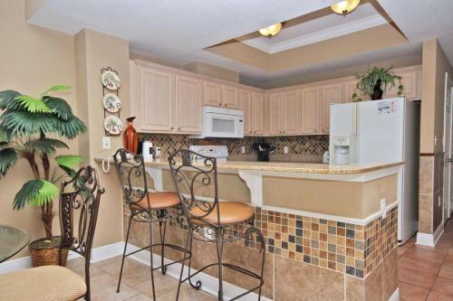 Crystal Shores West By Youngs Suncoast