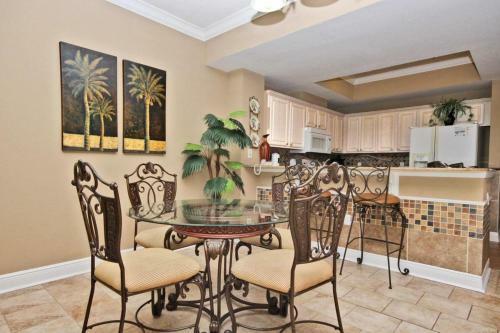Crystal Shores West By Youngs Suncoast