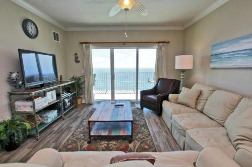 Crystal Shores West By Youngs Suncoast