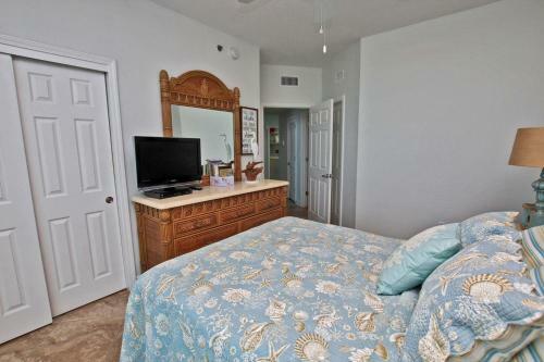 Crystal Shores West By Youngs Suncoast