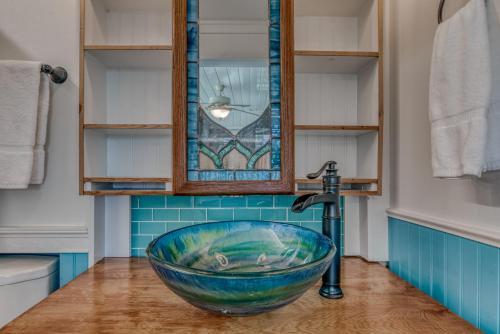The Cotton Candy Beach House Cottage