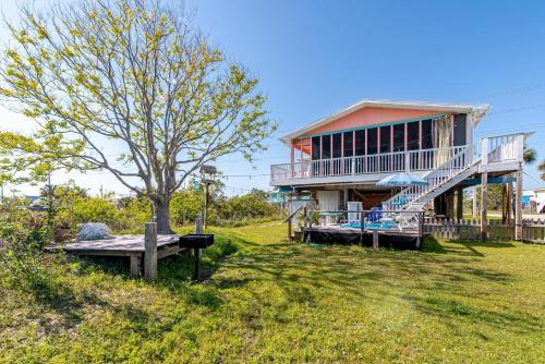 The Cotton Candy Beach House Cottage