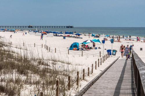 The Cotton Candy Beach House Cottage