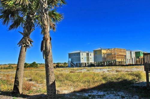 West Side Cottages Unit B By Youngs Suncoast