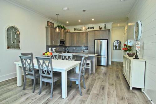 West Side Cottages Unit B By Youngs Suncoast