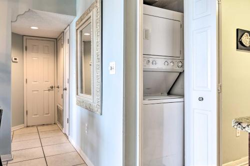 Apartamento Beachfront Condo With Balconies And Pool Access!
