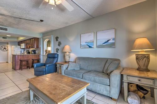 Apartamento Beachfront Condo With Balconies And Pool Access!