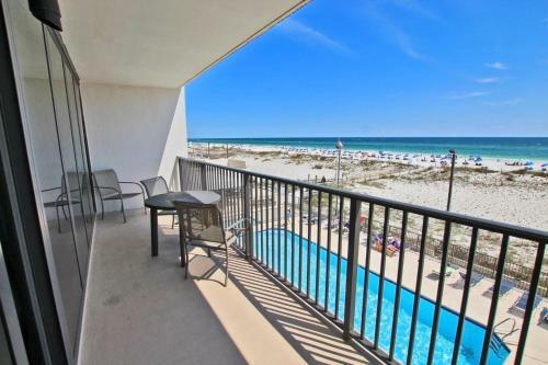 Island Winds West 280 By Youngs Suncoast